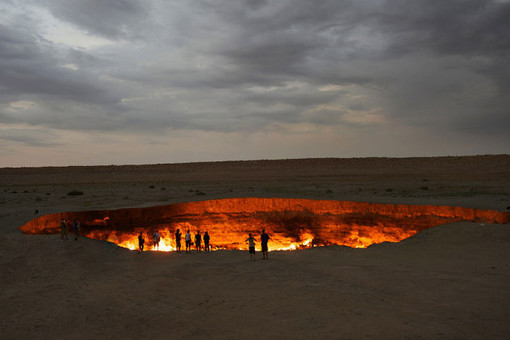 Mongol-Rally-Darvaza-Gas-Crater-Turkmenistan-wide-